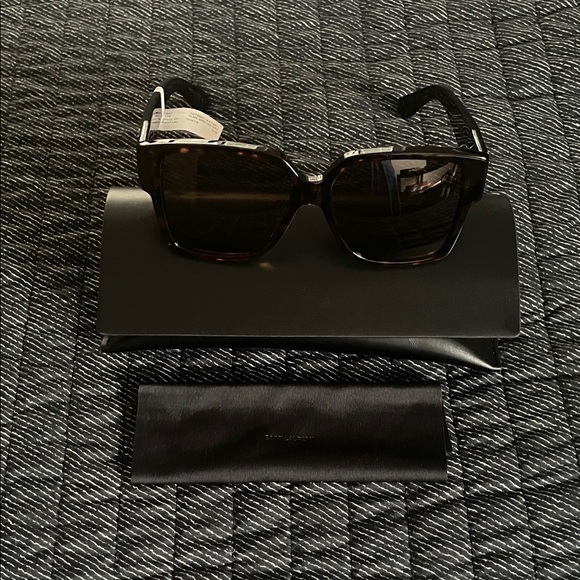 Saint Laurent Tortoise Oversized Square Sunglasses - Picture 5 of 11